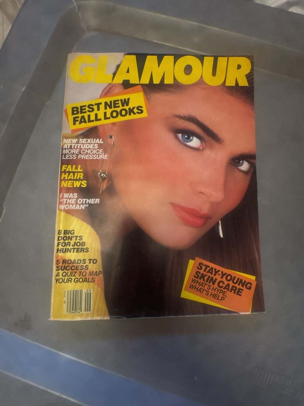 Vintage Glamour Magazine September 1985 Issue